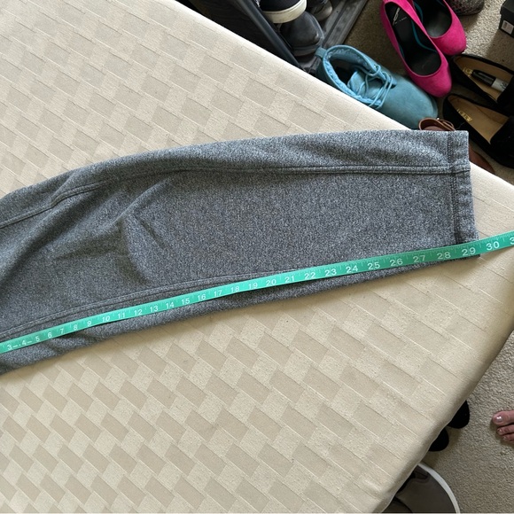 Lululemon Heathered Grey Fleece Interior Sweatpants - Picture 13 of 13